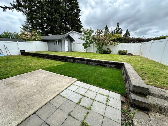 Building Photo - LF1460-B