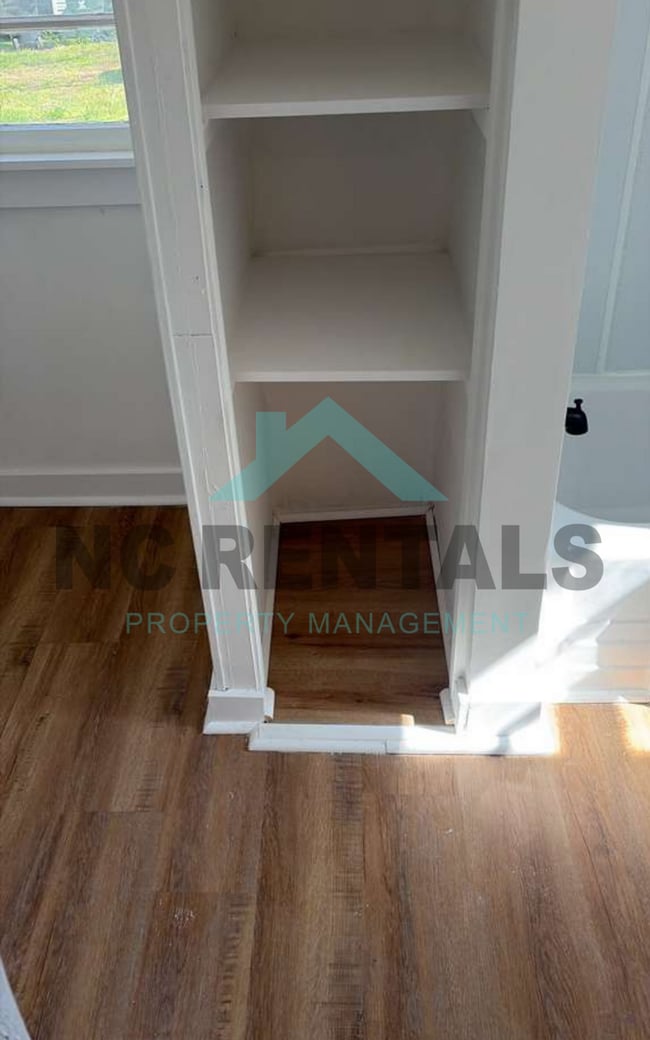 Building Photo - 113 3rd St