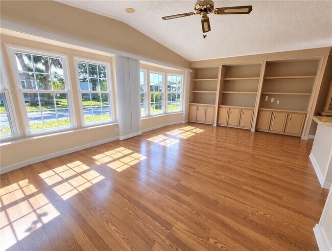 Building Photo - 502 Seagull Dr