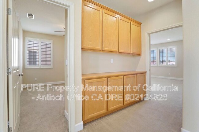 Building Photo - 4581 Bonraven Way
