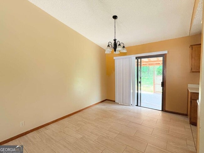Building Photo - 603 Plantation Village Dr