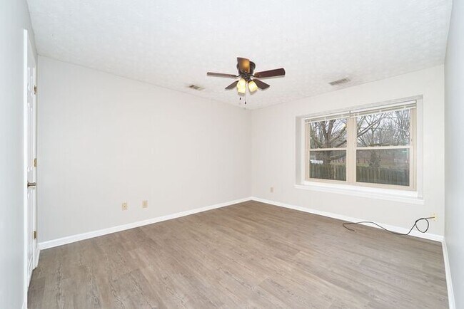 Building Photo - Updated Ranch with Deck in Pike Twp