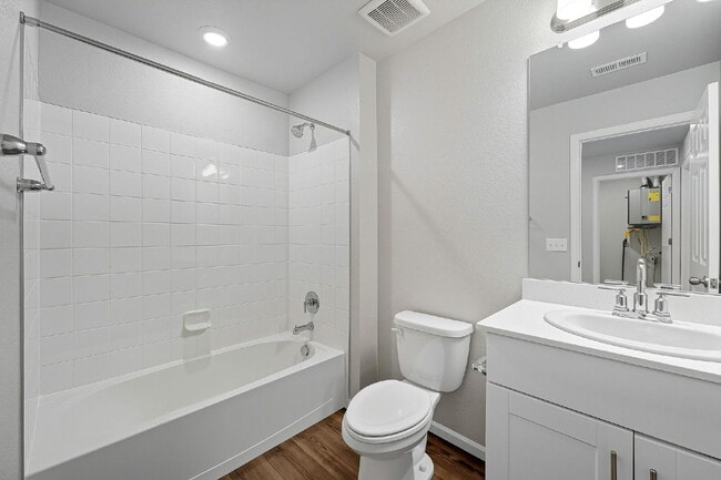 Building Photo - Stunning 3-Bed Townhome in Northglenn w/ 2...