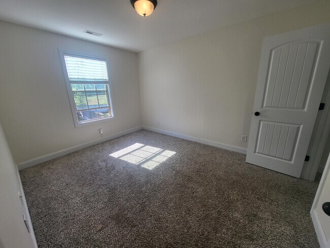 Building Photo - 703 Jim Brown Dr