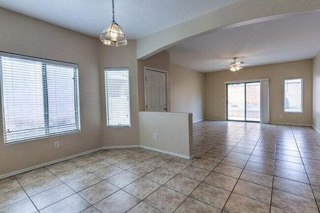 Building Photo - Rancho Sahuarita