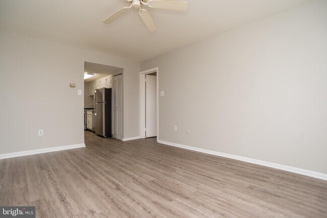 Primary Photo - 100 West Ave
