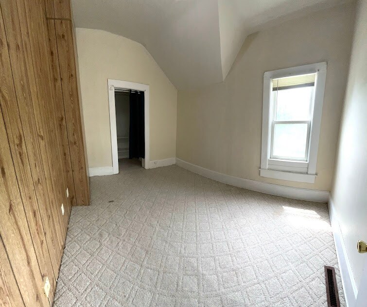 Building Photo - 528 Union St