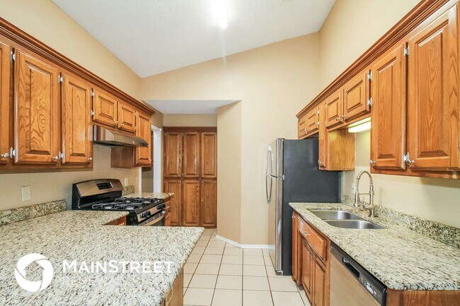Building Photo - 417 Cypress Dr