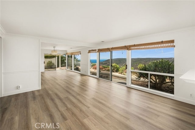 Building Photo - 1545 Skyline Dr