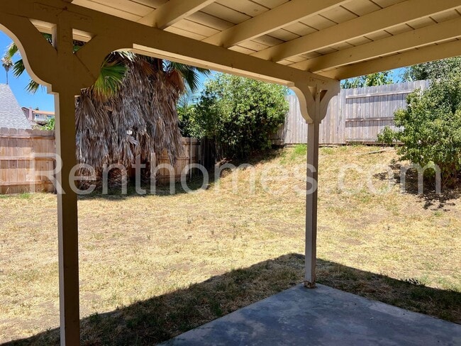 Building Photo - 1426 Kingston Dr