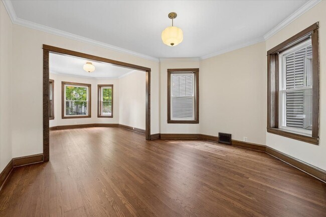 Building Photo - 3842 N Bell Ave