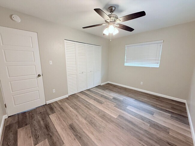 Building Photo - 2716 Blossom Dr