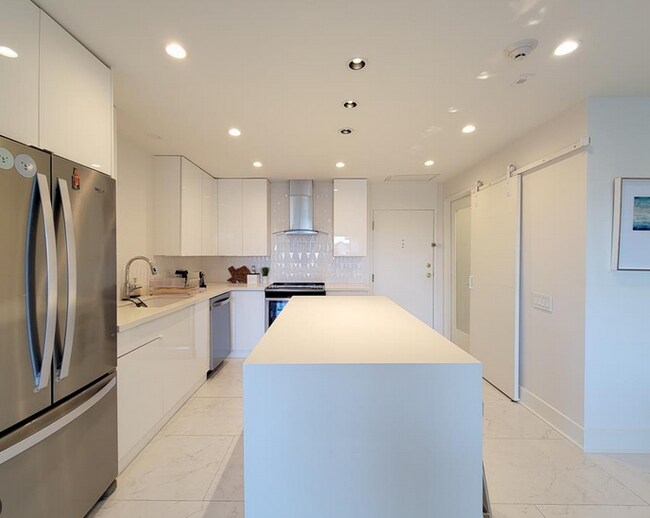 Building Photo - 2929 Buffalo Speedway