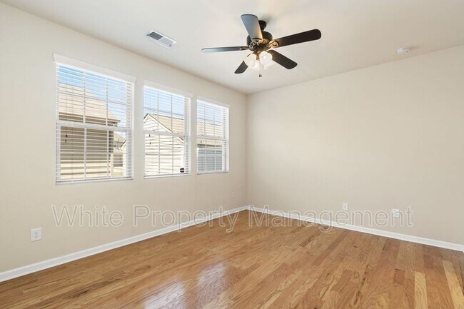 Building Photo - 5022 Mockernut Ln
