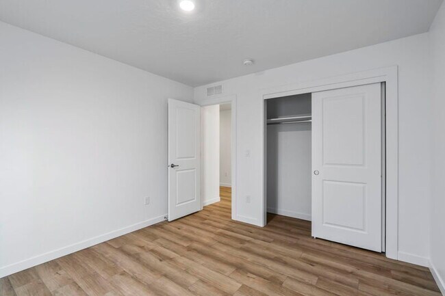 Building Photo - 6743 W Yoke St