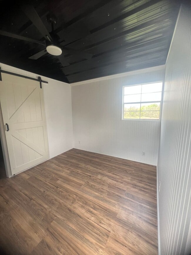 Building Photo - Tiny Home Valley Mills, TX