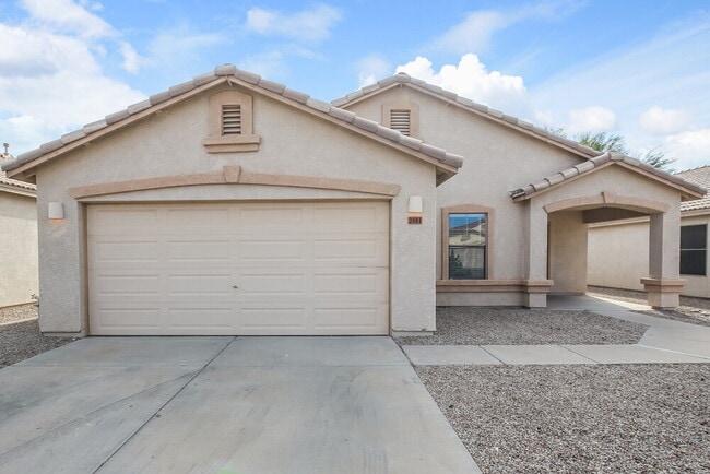 Building Photo - 2081 E Paso Fino Dr