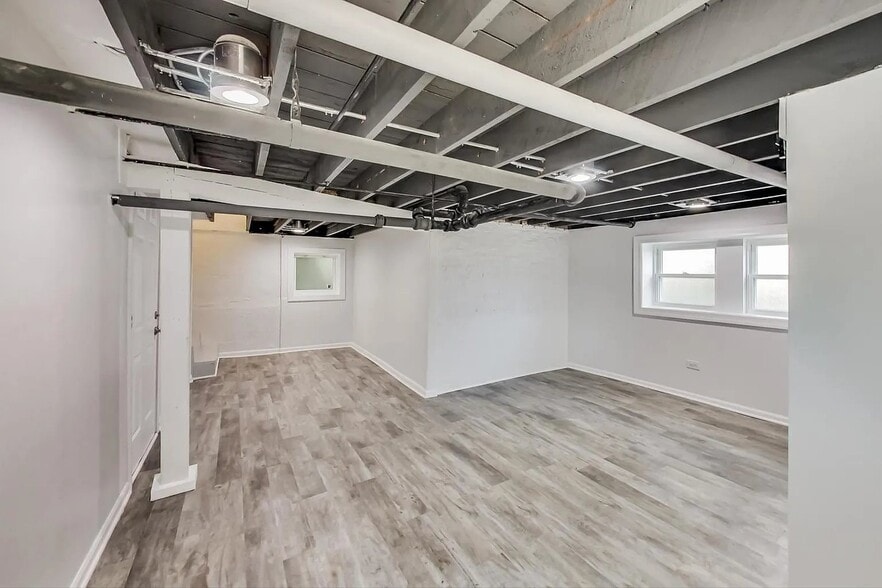 Building Photo - 4300 N Richmond St