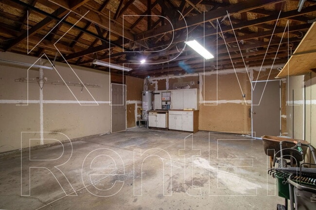 Building Photo - 8413 Neubourg Dr