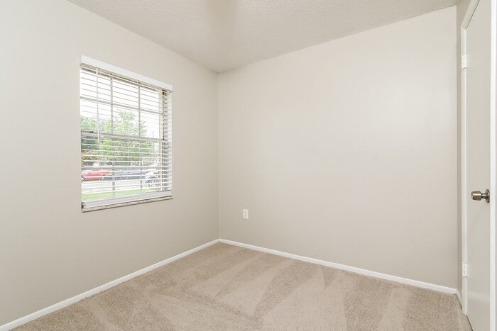 Building Photo - 4750 Kempston Dr