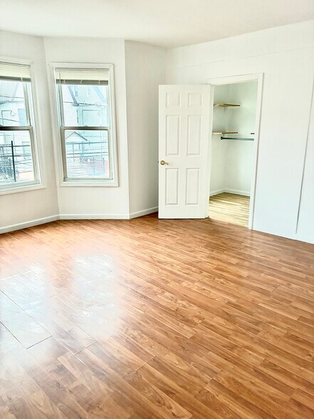 Master Bedroom - 261 Ridge St