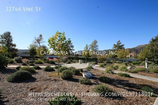 Building Photo - 32746 Vine St