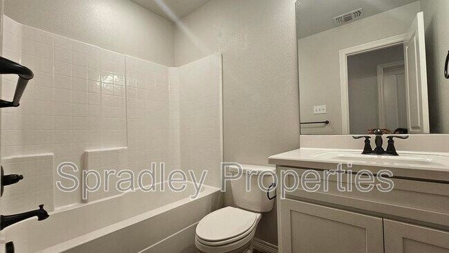 Building Photo - 202 Sparrow Cove