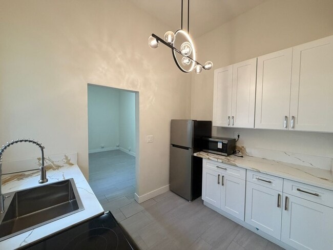 Building Photo - 444 G St