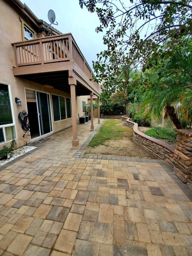 Building Photo - GORGEOUS Executive Home. OFFICE /LOFT/ GRE...