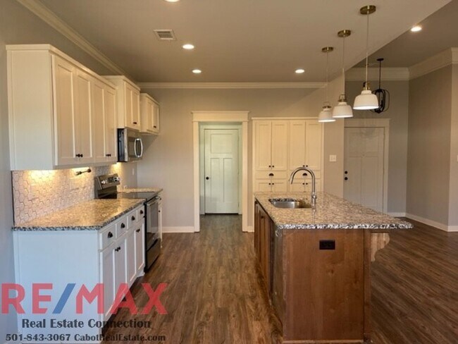 Building Photo - Sorry No Smoking and No Pets Permitted