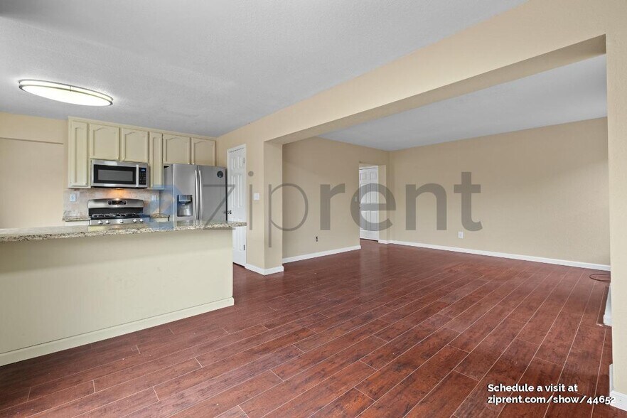 Building Photo - 684 Connie St