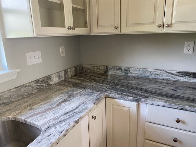 Building Photo - 61 Herrington Dr