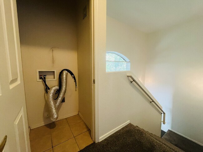 Building Photo - 18250 N Cave Creek Rd
