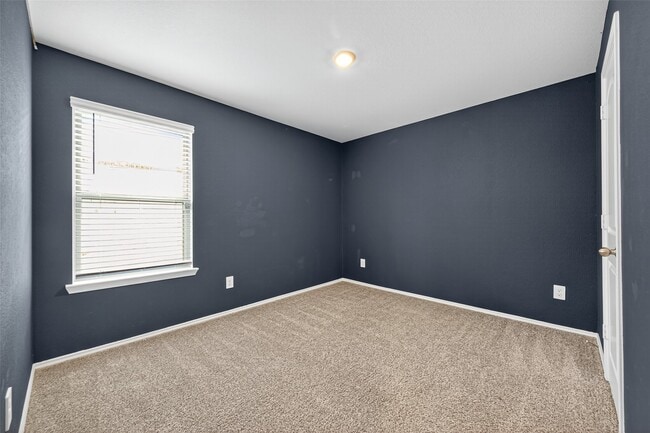 Building Photo - 16600 Lonely Pines Dr