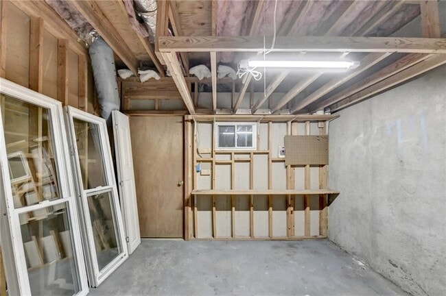 Building Photo - 1530 Plunketts Rd