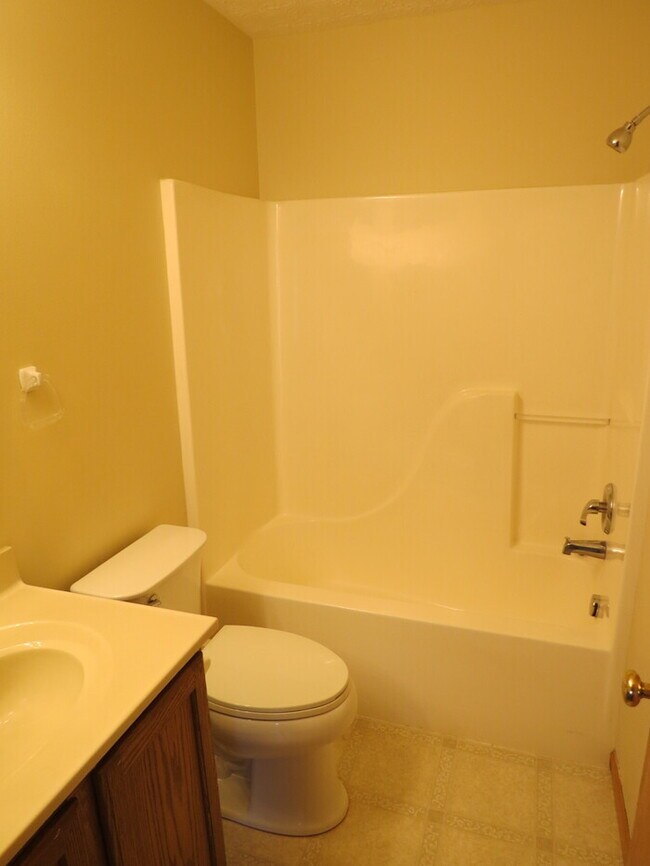 Building Photo - 6132 Kensington Glen Dr