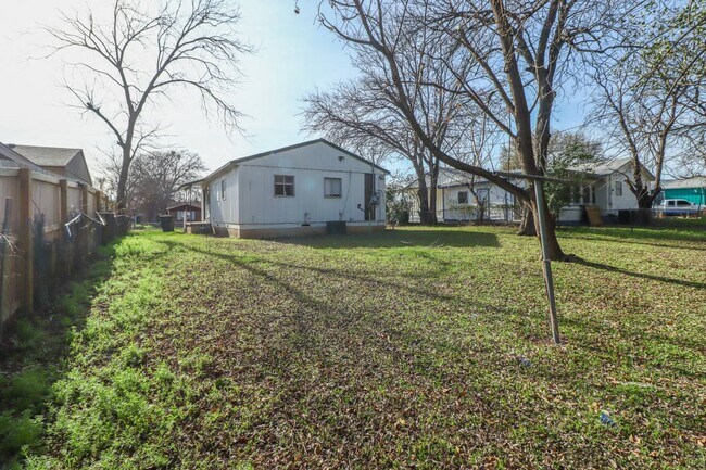 Building Photo - 1309 Greenwood Ave