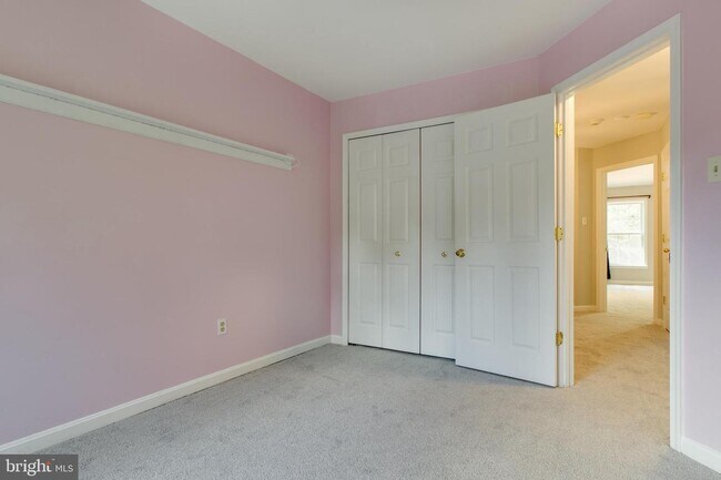Building Photo - 6213 Stratford Ct