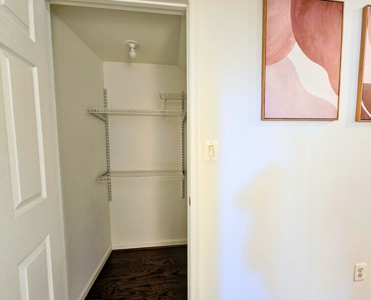 Building Photo - 20926 Cheyenne Terrace