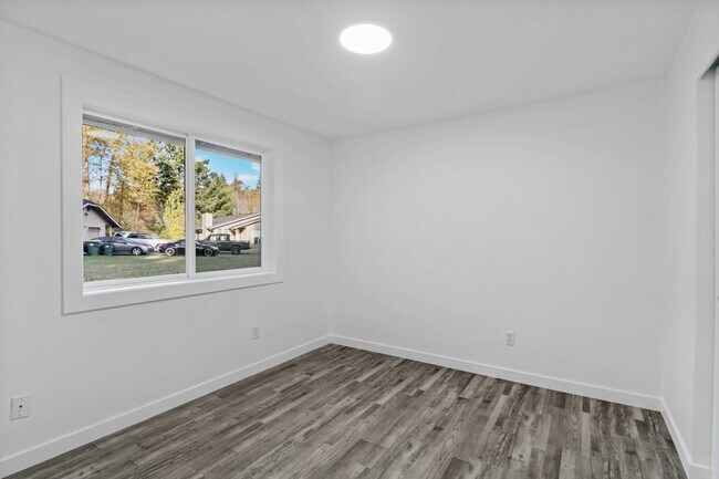 Building Photo - 9232 Mullen Rd SE