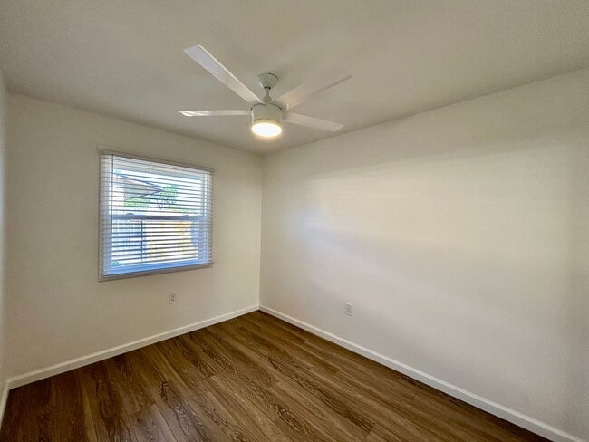 Building Photo - 2 bed 1 Bath with Garage in The Heart of Clairemont!