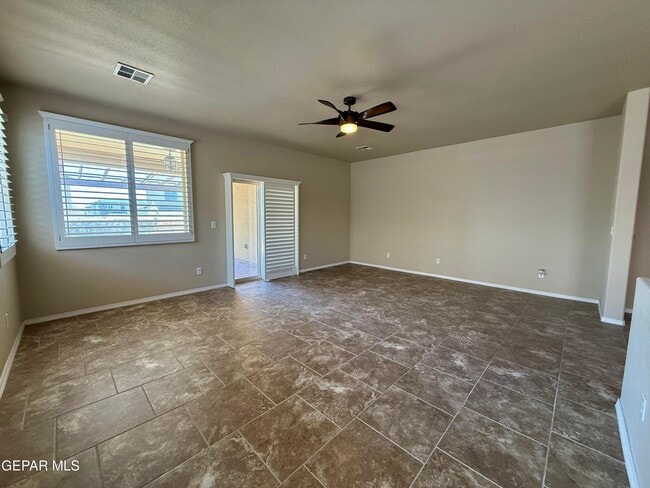 Building Photo - 7790 Enchanted Cir Dr