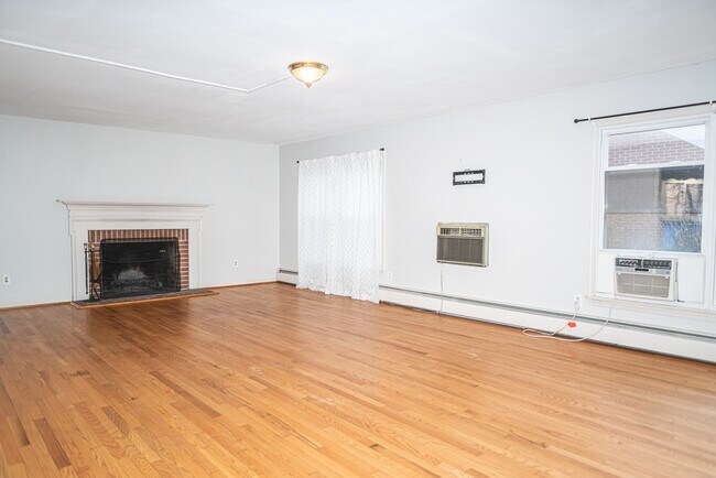 Building Photo - 116 N Union Ave