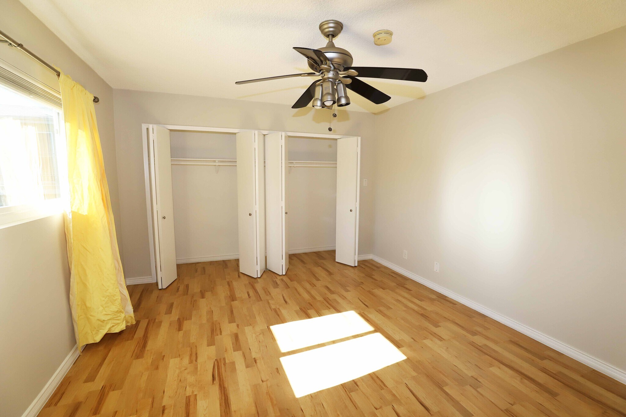 Building Photo - 1025 S Sherbourne Dr