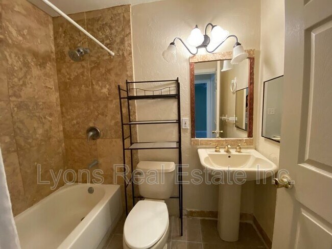 Building Photo - 17377 Dowling Dr