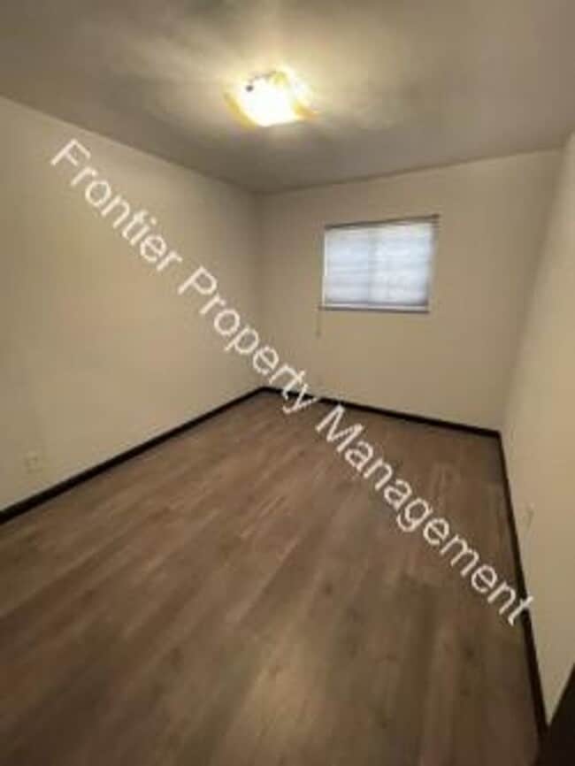 Building Photo - Charming 2 Bedroom Duplex – Don’t Miss Out!