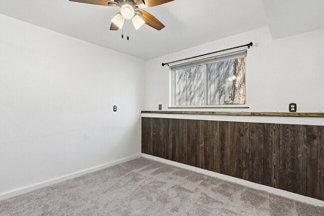 Building Photo - $2,040.95, 3-bed, 2-bathroom located in Colorado Springs with a large backyard