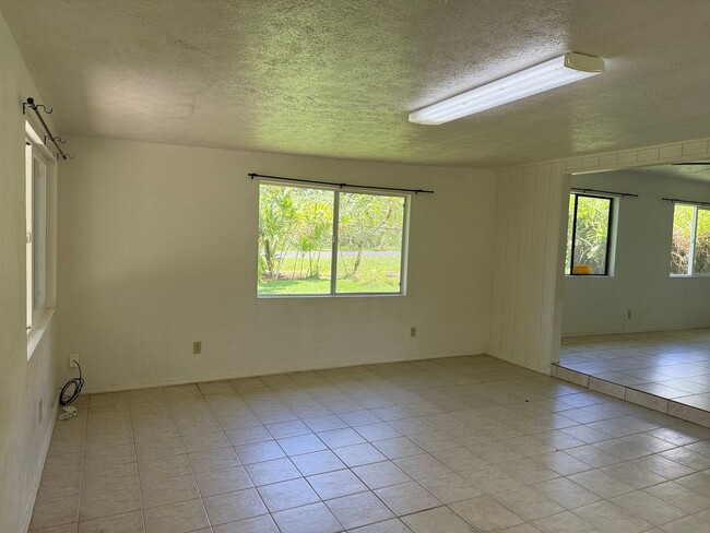 Building Photo - 2BR in Hawaiian Beaches