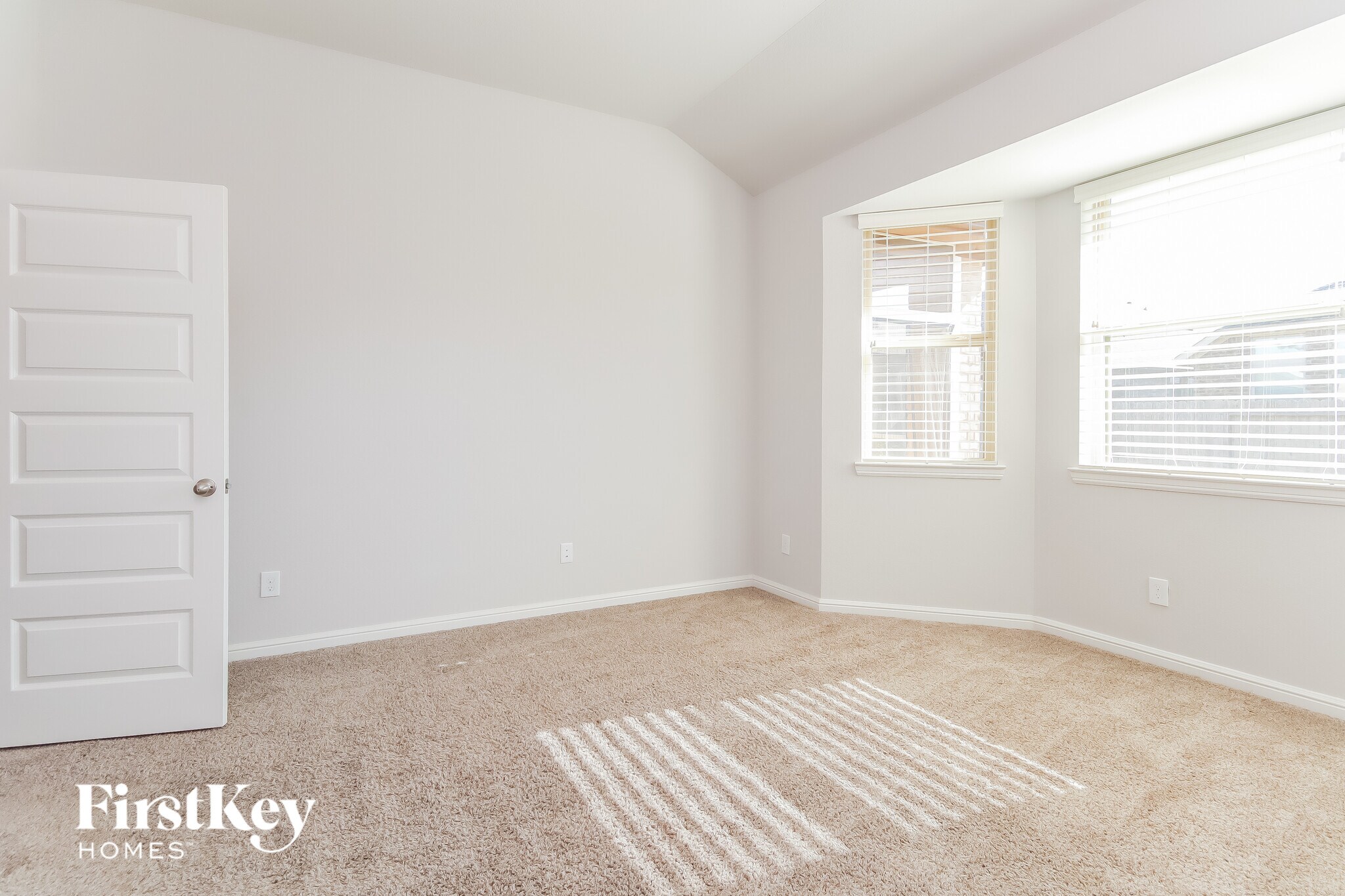 Building Photo - 4820 La Piedra Ln