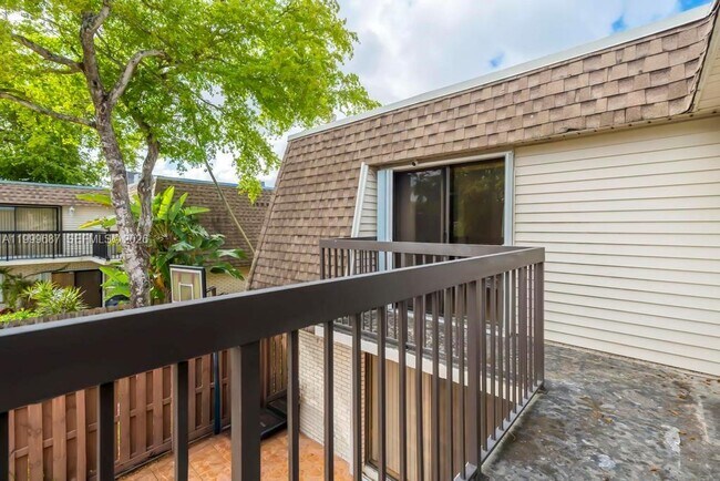 Building Photo - 8107 SW 23rd Ct